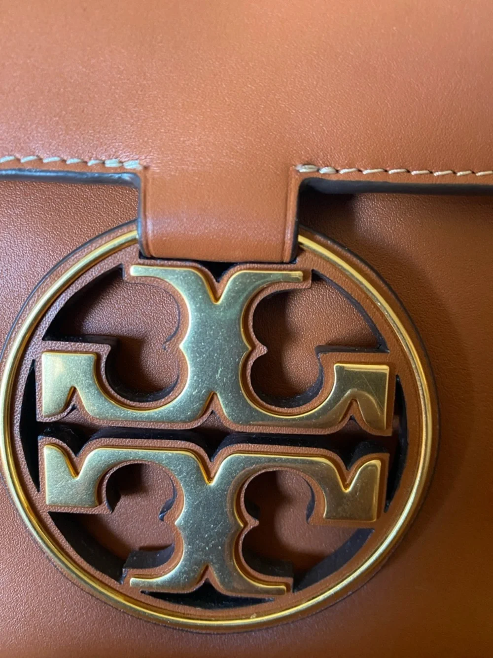 Tory Burch Miller Metal clutch Aged camello